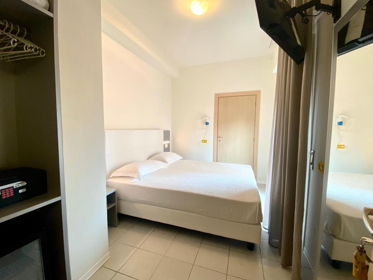 Aron Hotel Rimini Exterior photo
