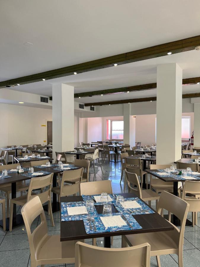 Aron Hotel Rimini Exterior photo