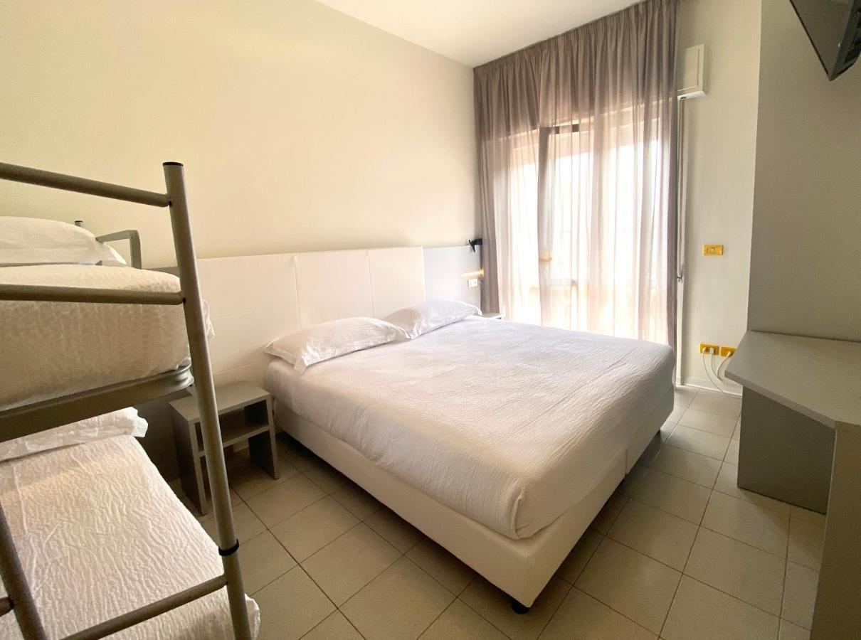Aron Hotel Rimini Exterior photo
