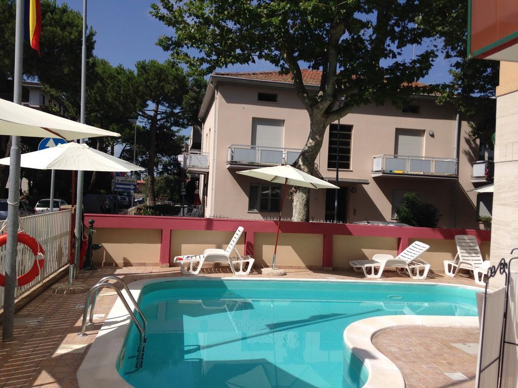 Aron Hotel Rimini Exterior photo