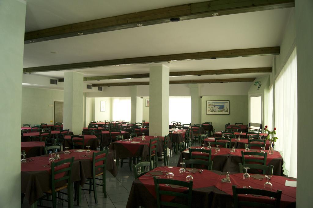 Aron Hotel Rimini Exterior photo